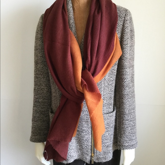 Ombré semi-sheer, soft wool scarf - Picture 4 of 6